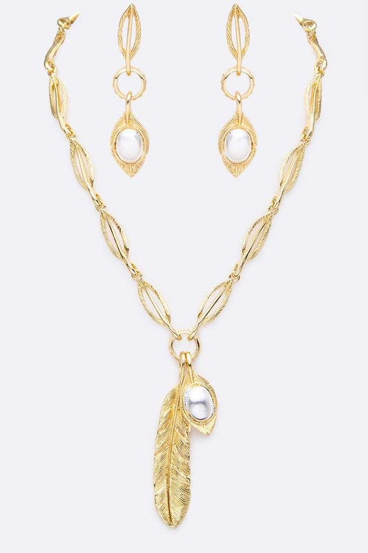 Iconic Pearl Drop Feather Charm Necklace Set